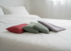 Nuage de calme – coussins apaisants pair les yeux et housses – Nuage Serein